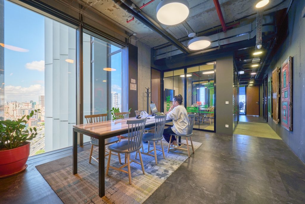 Plaza Cubes Quick Tower CoWorking